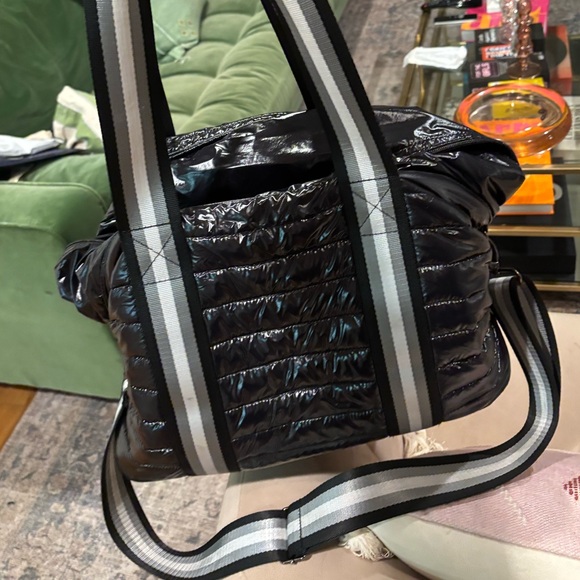 ROLYN BLACK TRAVEL BAG - Picture 8 of 8